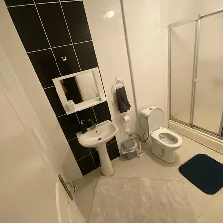 Cozy Near The Airport 4*