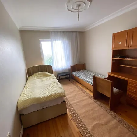 Konukevi Cozy Near The Airport 4*